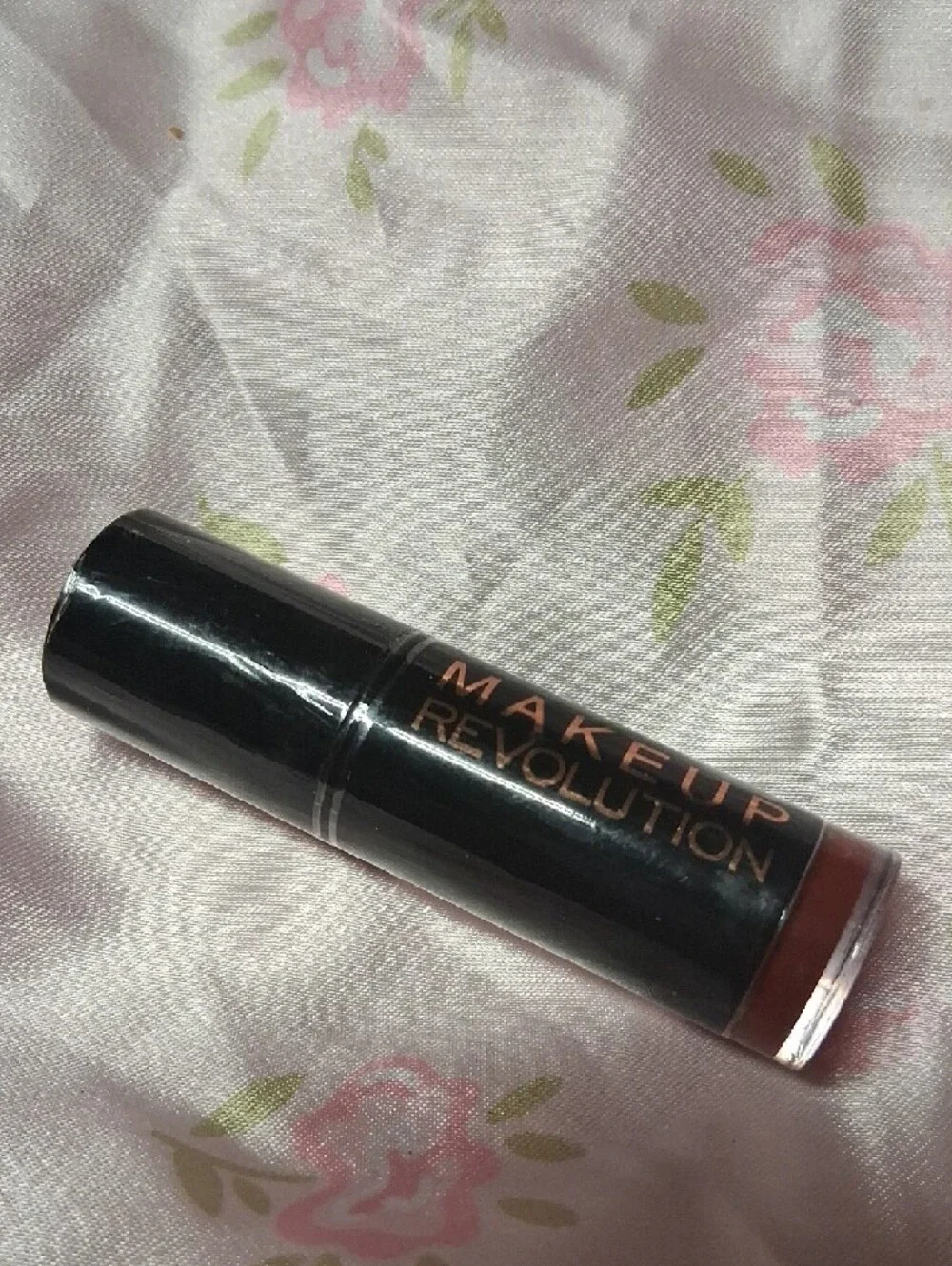 Makeup Revolution Amazing Lipstick In Reckless
